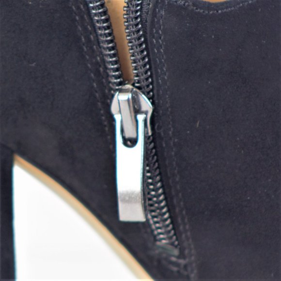 Franco Sarto Bassett 9.5M Black Suede Ankle Bootie - Picture 13 of 16